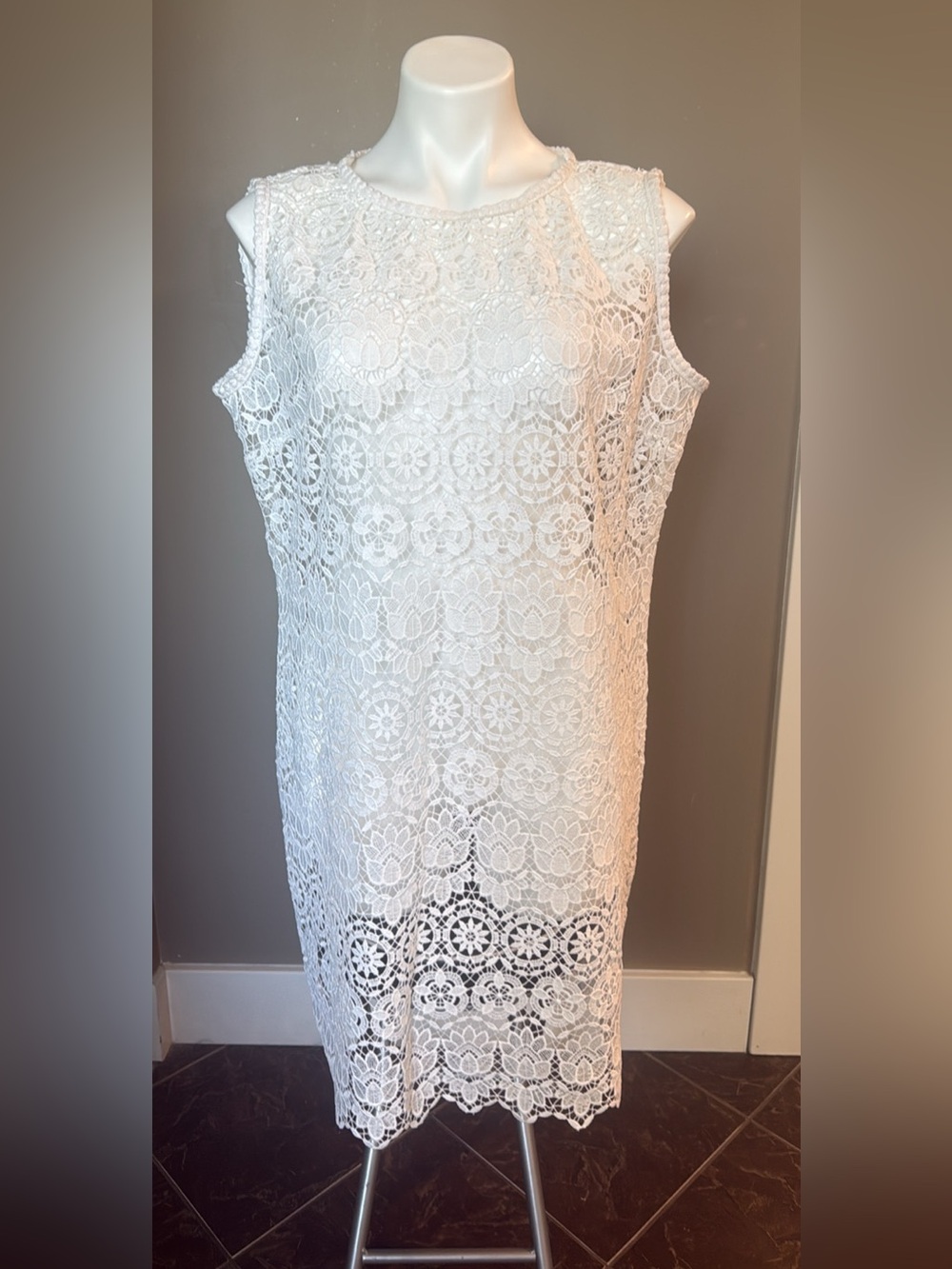 White Sleeveless Lace Midi Dress - Classic Floral Shift